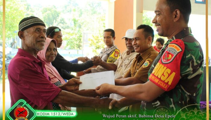 Wujud Peran Aktif, Babinsa Desa Epele Dampingi Penyaluran BLT Dana Desa