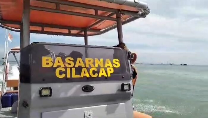 Kapal Nelayan Hilang Kontak, 10 ABK Dalam Pencarian Tim Gabungan Basarnas
