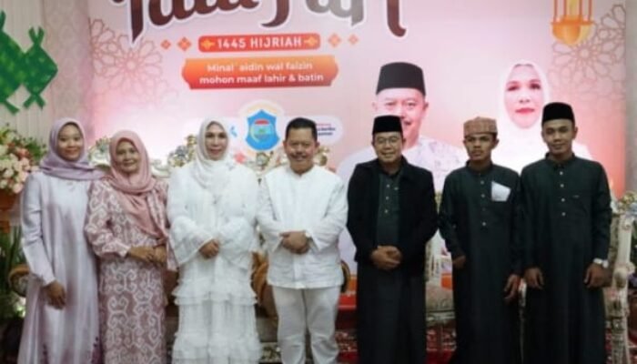 Sholat Idul Fitri Pertama Terlaksanakan di Masjid Kubah Timah