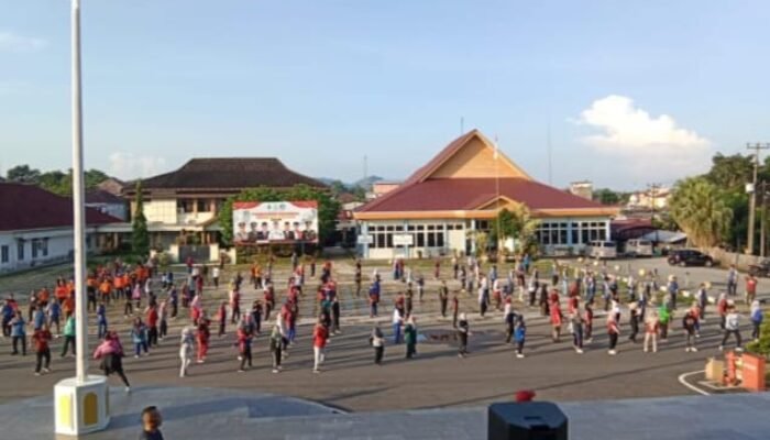 Penjabat Wali Kota Ikuti Senam Kebugaran Jasmani Bersama ASN dan PHL di Lingkungan Pemerintah Kota Pangkalpinang