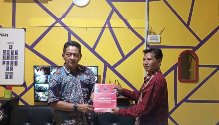 Ariyanto Jogkem Ambil Formulir Daftar di PDI Perjuangan Balon Wawako Yogyakarta