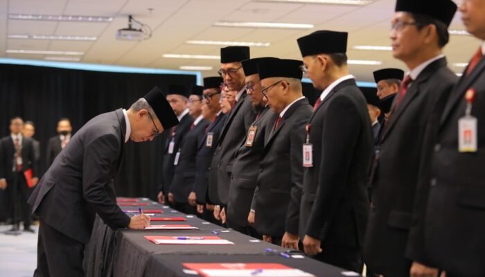 Perkuat Organisasi OJK Lantik 21 Kepala OJK Daerah