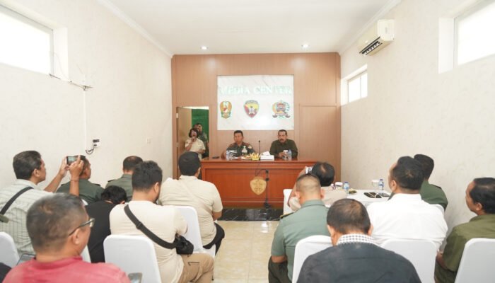Danrem 163/Wsa Simakrama Dengan Insan Media