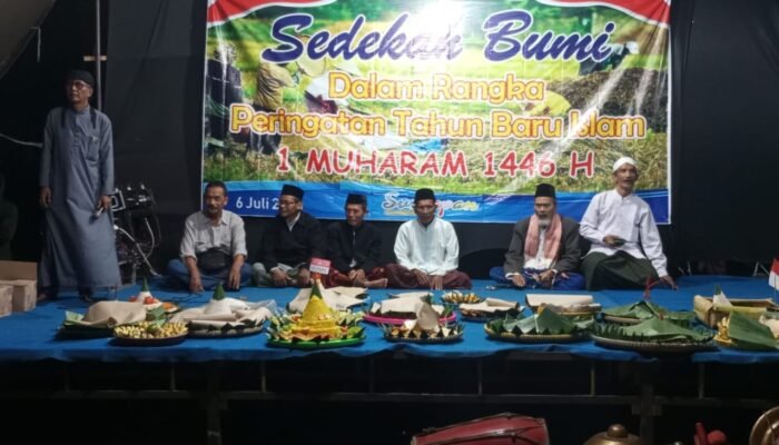 Ribuan Warga Sungapan Tumpah Ruah Gelar Pawai Obor dan Doa Bersama Peringati Tahun Baru Islam 1446 H