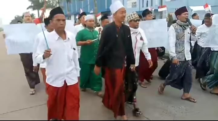 Pabrik Miras di Kawasan Industri Modern Cikande Didemo Puluhan Santri 3 IMG 20240808 WA0059