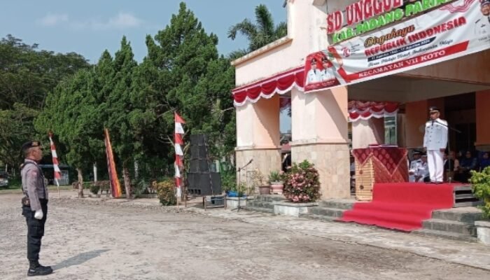 Camat Yusririzal Laksanakan Upacara HUT RI ke-79 di Lapangan SD Unggul Limpato