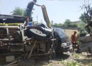 Truk Bermuatan Tebu di Blora Tabrak Tiga Kendaraan