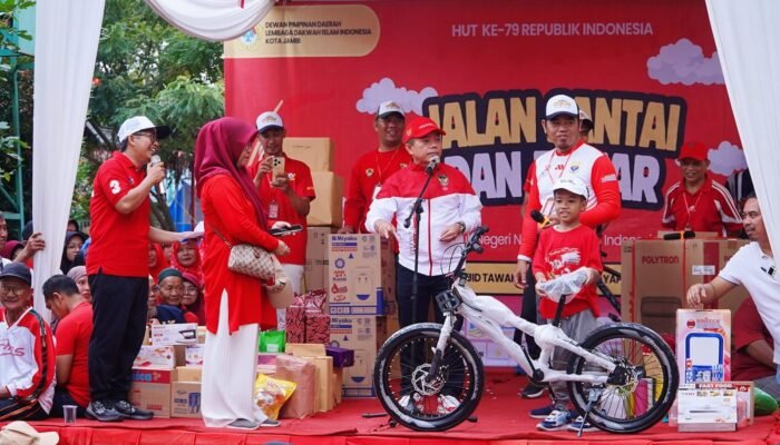 Gubernur Al Haris Hadir Meriahkan Kemerdekaan RI Bersama LDII Jambi, Berikan Hadiah Sepeda Listrik