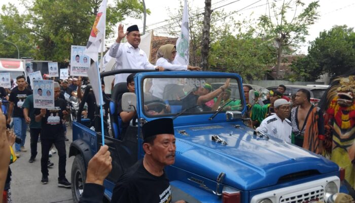 Layaknya Karnaval, Ribuan Simpatisan Asri Mengguncang Kota Blora, Saat Daftar ke KPU