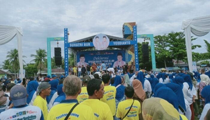 Ribuan Masyarakat Hadiri Deklarasi Akbar Paslon Suhatri Bur-Yosdianto