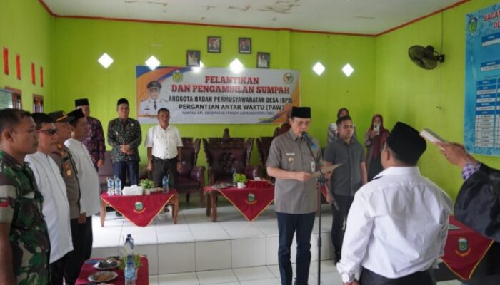 Pj Bupati Tebo Lantik Anggota BPD PAW Desa Rantau Api