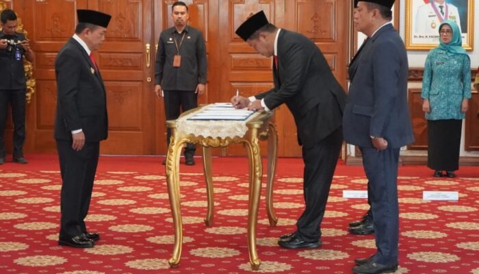 Kukuhkan Pjs Tiga Wilayah, Gubernur Al Haris: Jaga Sinergitas dan Kondusifitas Daerah