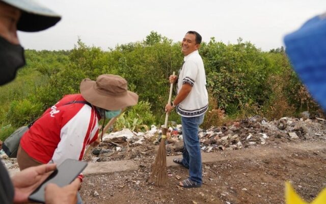 Pj Wako Pangkalpinang Galakan Jumat Pagi Bersih Lingkungan