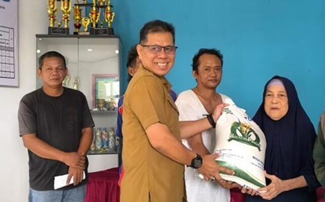 194 KPM Kelurahan Sriwijaya Terima Bantuan Beras Cadangan Pangan Pemerintah