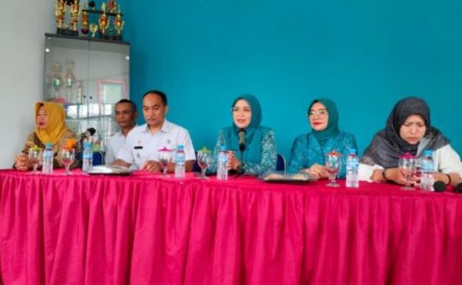 Persiapan Lomba HKG Tingkat Provinsi, Pj Ketua PKK Kota Pangkalpinang Beri Pembinaan ke Kader