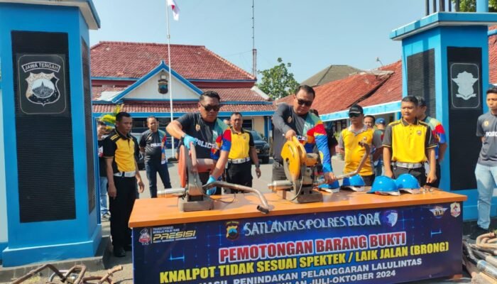 Jelang Pilkada Satlantas Blora Musnahkan Knalpot Brong
