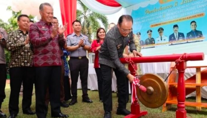 Pj Bupati Tebo Bersama Kakanwil Kemenkumham Jambi Launching PKBM/SKB