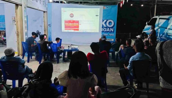 Pendukung Jumiwan-Maidani Nobar Debat Kandidat Putaran Pertama di Posko Pemenangan