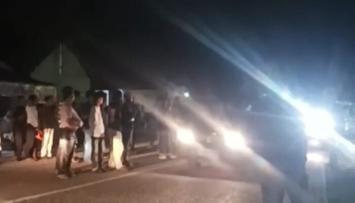 Ada Sweeping Warga di Sungai Arang, Pendukung Paslon 02 Terpaksa Pulang Lewat Jalan Hauling Batubara