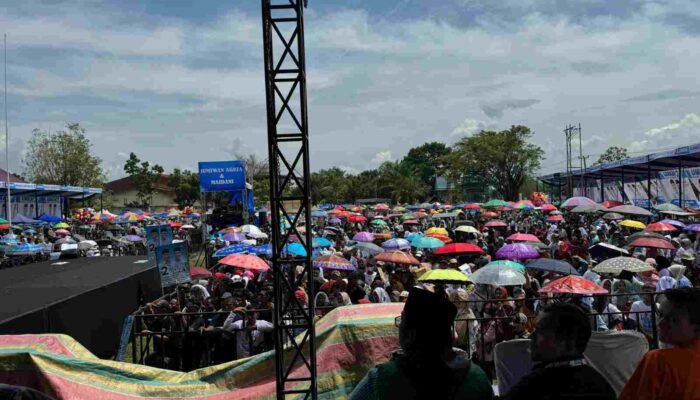 Kandidat Belum Datang, Massa Sudah Padati Lokasi Kampanye Jumiwan – Maidani