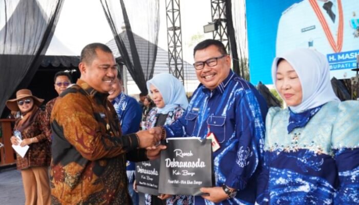 Bupati H Mashuri Buka Fashion Show Batik Bungo Tahun 2024