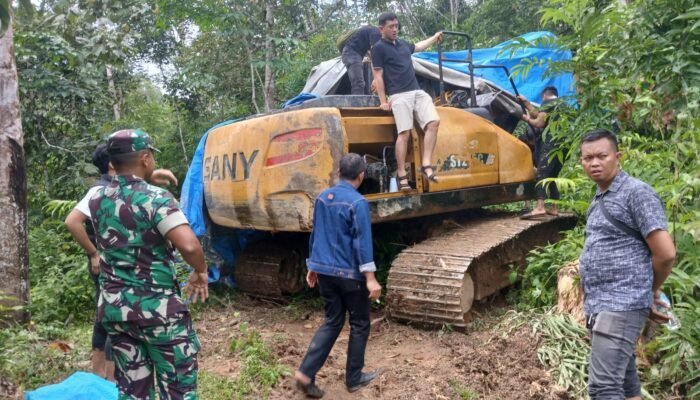 Tim Gabungan Polres dan Kodim Bungo Tertibkan PETI Gunakan Alat Berat