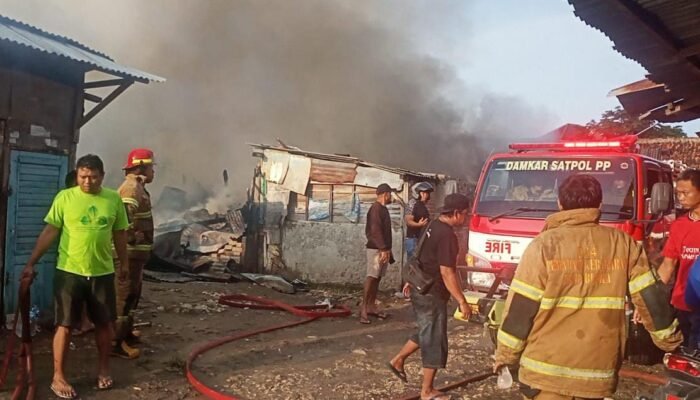 Kebakaran Pasar Induk Cepu, Puluhan Kios Ludes Kerugian Ratusan Juta