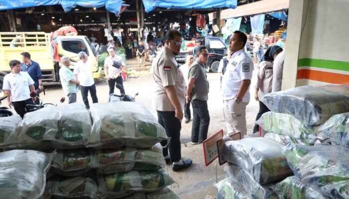 Komisi III DPRD Kota Tangerang Sidak Pasar Induk Tanah Tinggi