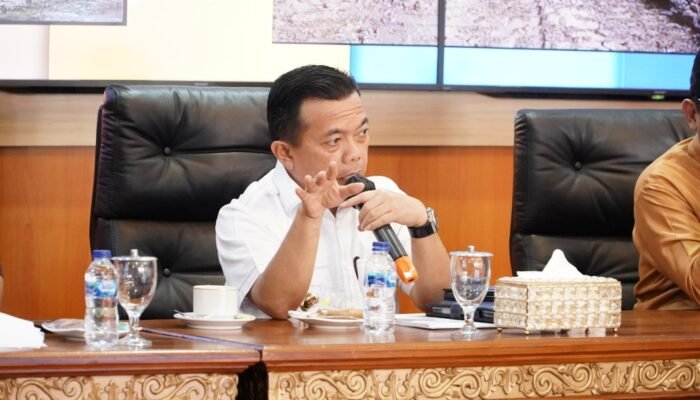 Rapat Bersama Pengusaha, Gubernur Al Haris Tegaskan Percepatan Pembangunan Jalan Khusus Batubara