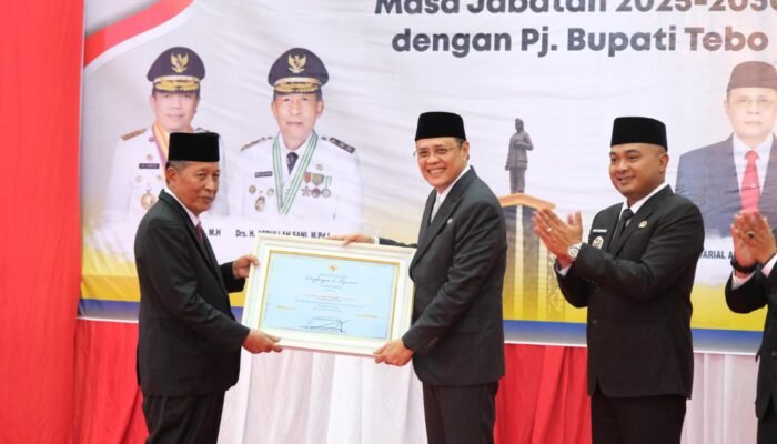 Hadiri Sertijab, Wagub Sani Harap Bupati dan Wakil Bupati Tebo Susun Program Kerja Sesuai dengan Kebutuhan Masyarakat