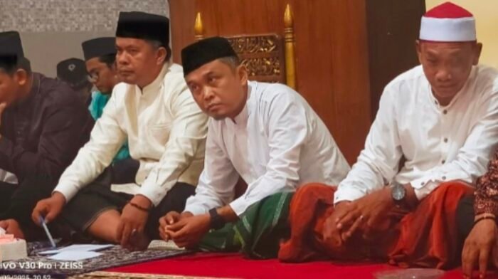 Wakil Bupati Tebo Nazar Efendi Didampingi Ketua GOW Gelar Safari Ramadhan Di Desa Medan Seri Rambahan