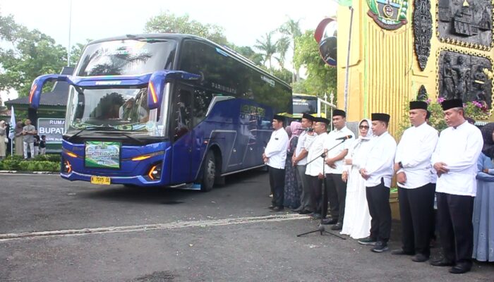 Pelepasan 559 Calon Jemaah Haji Blora Dibalut Haru, Ketua DPRD: Semoga Mabrur