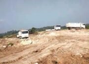 Jalan Desa Cilayang Rusak Parah Akibat Galian Liar, Warga Minta Tindakan Tegas