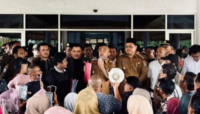 Temui Massa Aksi, Bupati Bungo Tegaskan Komitmen Usut Dugaan Penyalahgunaan Dana Desa Pedukun