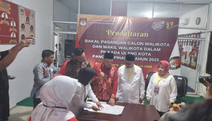 Eka-Radmida Resmi Daftar ke KPU Pangkalpinang, Usung Simbol “Kerito Surong”