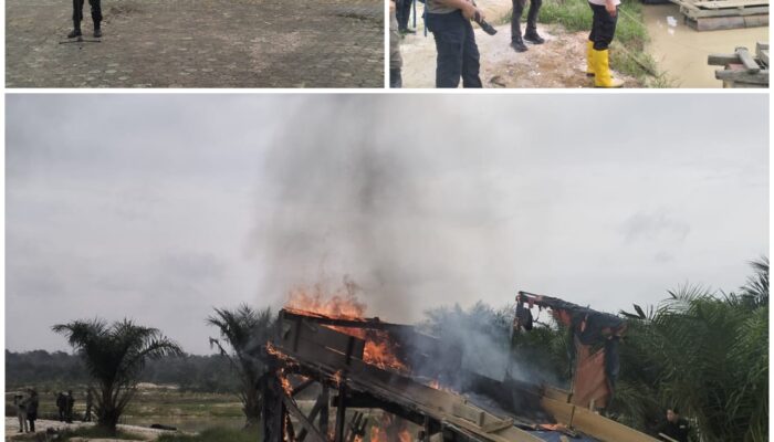 Kapolres Bungo Pimpin Aksi Dramatis, Rakit Tambang Ilegal Dibakar di Sungai Buluh