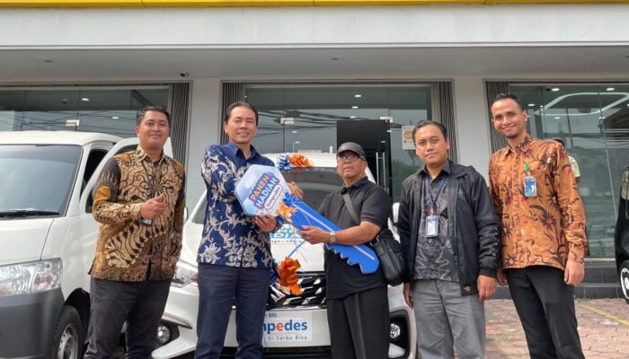 BRI Cabang Jelambar Serahkan Hadiah Utama Suzuki Ertiga