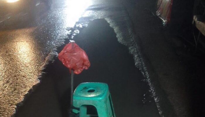 Bekas Galian PDAM di Jalan Raya Kukun Rajeg Amblas, Pemotor Kerap Terjatuh