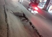 ‎Bekas Galian PDAM di Jalan Raya Kukun Rajeg Makan Korban, Warga Desak Perbaikan