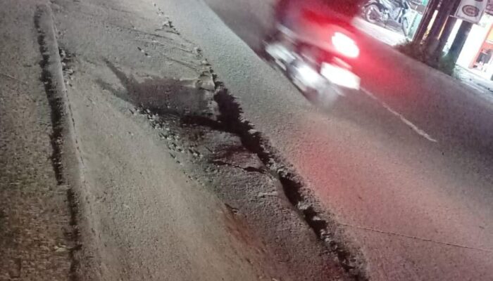 ‎Bekas Galian PDAM di Jalan Raya Kukun Rajeg Makan Korban, Warga Desak Perbaikan