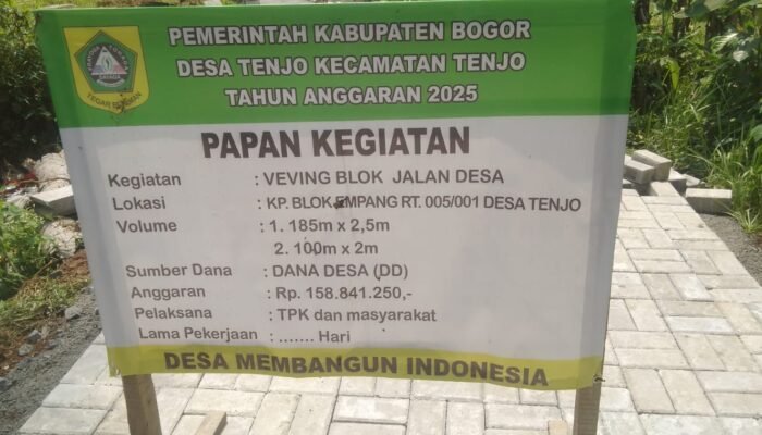 Proyek Pemasangan Paving Block di Blok Empang Desa Tenjo Disambut Gembira Warga