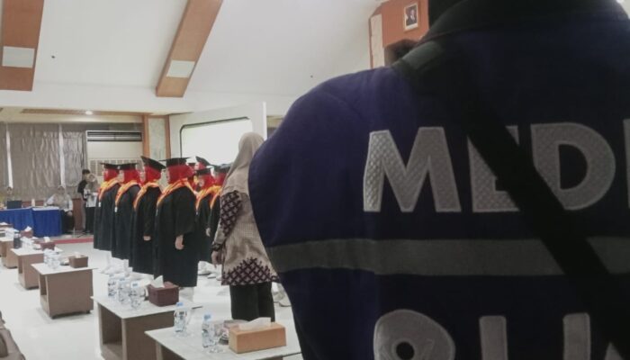 Deg-Degan Lihat Lansia Tangerang Menari di Panggung Wisuda