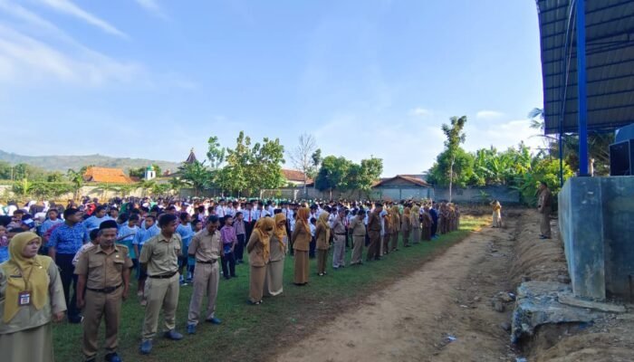 Ratusan Siswa SMPN 1 Todanan Gelar Senam Pagi & Apel Damai di Blora