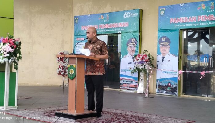 Bupati Bungo Buka Pameran Pembangunan dan Bazar UMKM HUT ke-60