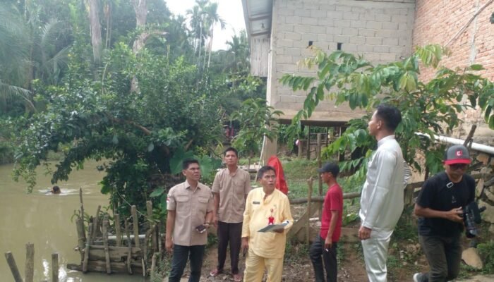 DPRD dan BPBD Bungo Tinjau Rekonstruksi Jembatan dan Turap di Dusun Bedaro