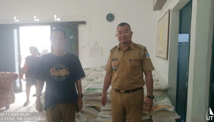 Pemkot Pangkalpinang Salurkan Bantuan Pangan untuk 203 KPM Semabung Lama