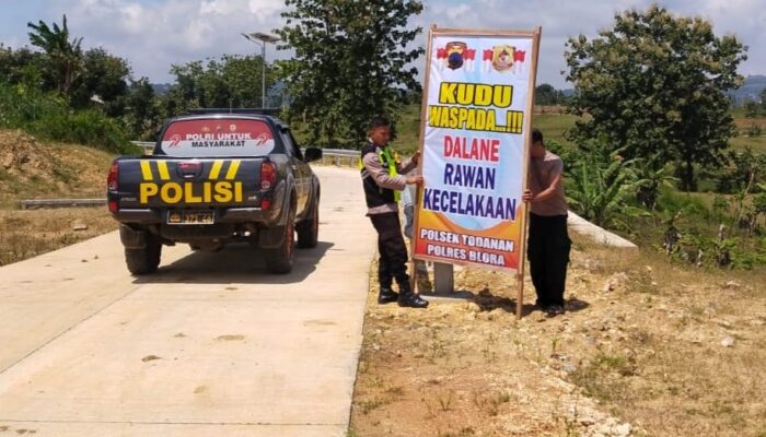 Kapolsek Todanan Imbau Warga Waspada Berkendara, Keselamatan Anak Sekolah Jadi Prioritas