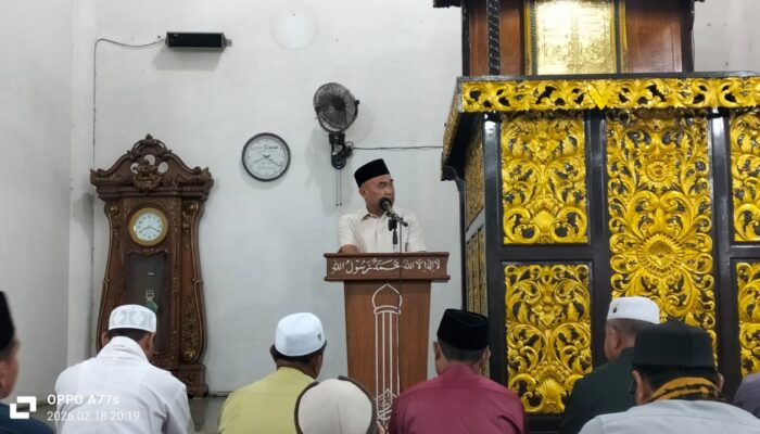 Bupati dan Wabup Bungo Tarawih Perdana di Masjid Agung, Awali Ramadan 1447 H