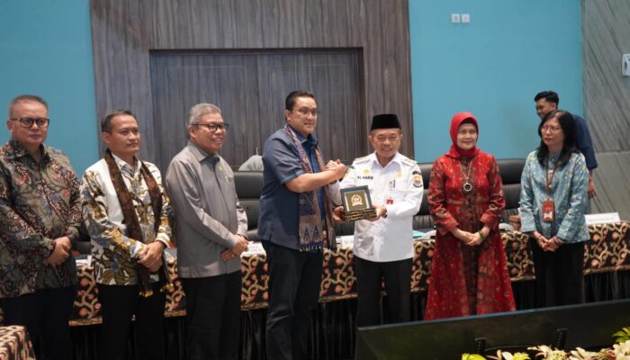 Komisi II DPR RI Kunjungi Jambi, Soroti BUMD dan Konflik Agraria