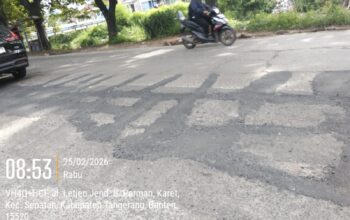 Aspal Cadas Sepatan Diduga Tak Sesuai Standar